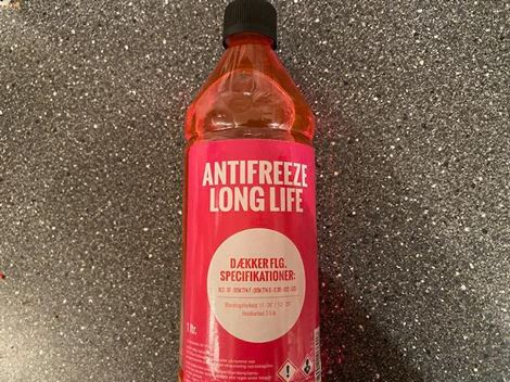 k-C3-B8lerv-C3-A6ske-20r-C3-B8d-201liter-20036018 Rød kølervæske long life 1 liter, Dankemi – 036018 - Billede 1