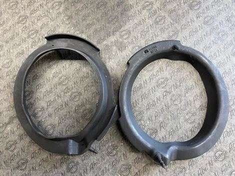 volvo-2031200486-20gummimelleml-C3-A6g gummi mellemlæg foran, Volvo S80 (-2006), XC70 (2001-2007), XC90 (-2014) - Billede 1