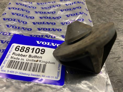 volvo-20688109 Gummiklods 688109, beslag Volvo 140/164 (1967-73) - Billede 1