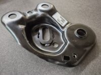 bagbro beslag venstre bag, Volvo S60 (-2009), S80 (-2006), V70 P26, XC70 (2001-2007), XC90 (-2014) - Billede 3