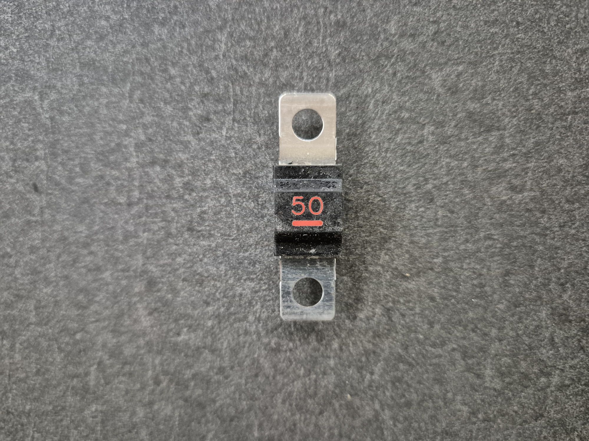20250827_1251162681699625022346376.jpg Sikring, Midi OTO 50 A, Volvo S60 (2011-2018), S60 (-2009), S80 (2007-), S80 (-2006), V60 (2011-2018), V70 P26, XC70 (2001-2007), V70, XC70 (2008-), XC60 (-2017), XC90 (-2014) - Billede 1