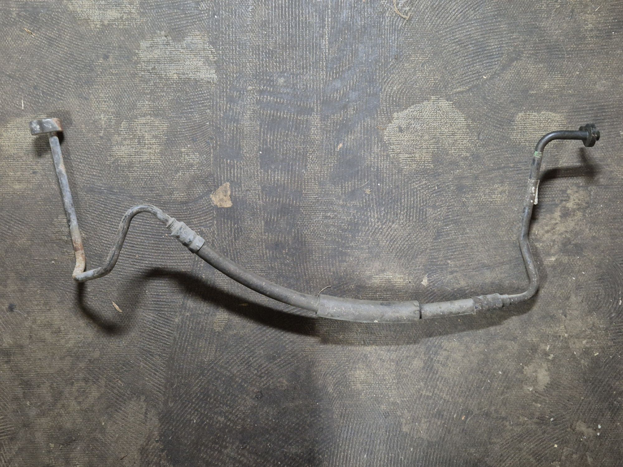wp-17641664088687667584965879745938.jpg Rør, Aircondition — Kompressor til Kondensator, Volvo S80 (-2006) - Billede 1