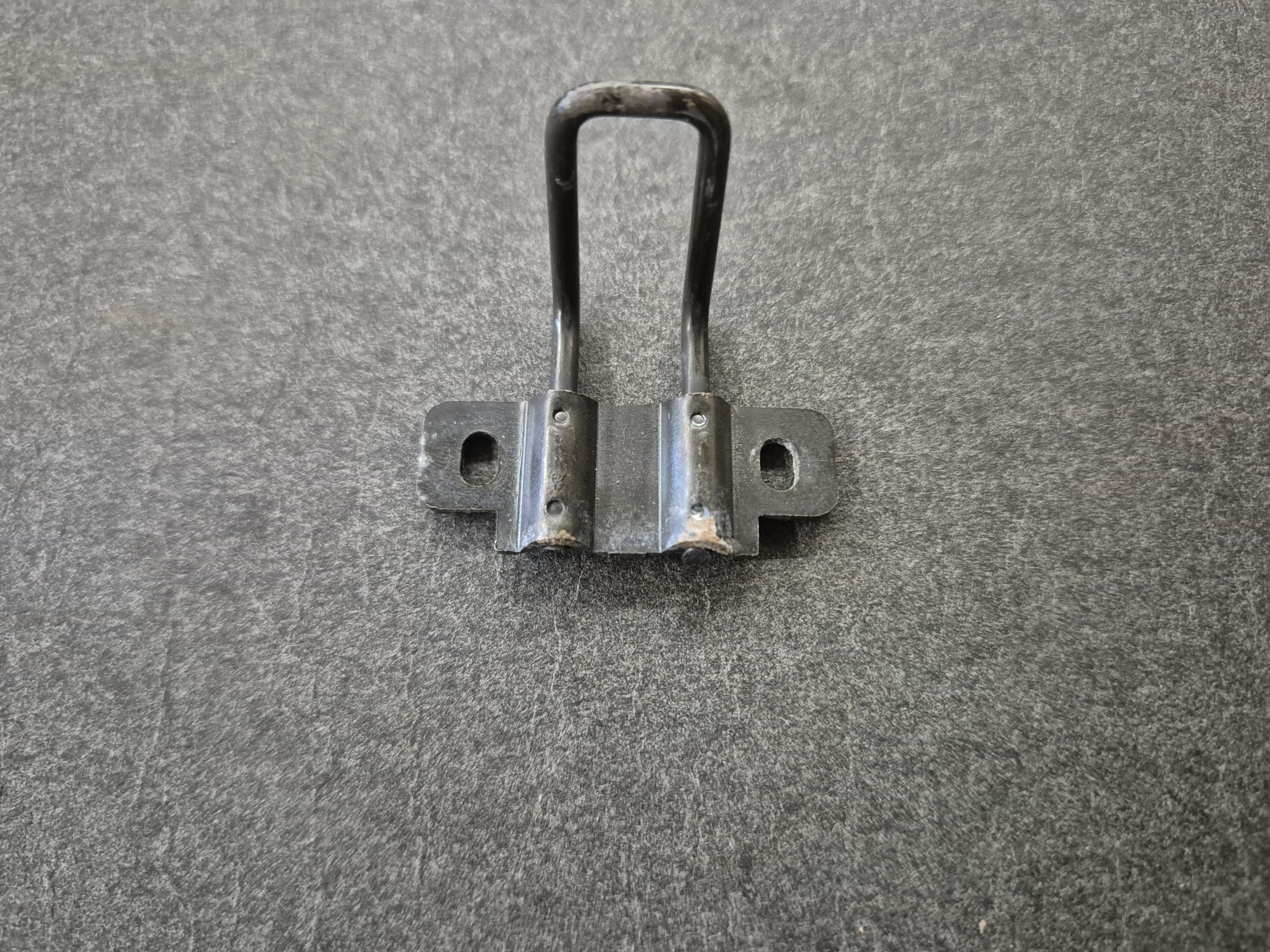 wp-17645930829815954920189734439100.jpg Låsebøjle til handskerum, airbag+ i passagersiden LHD volvo 850 - Billede 1