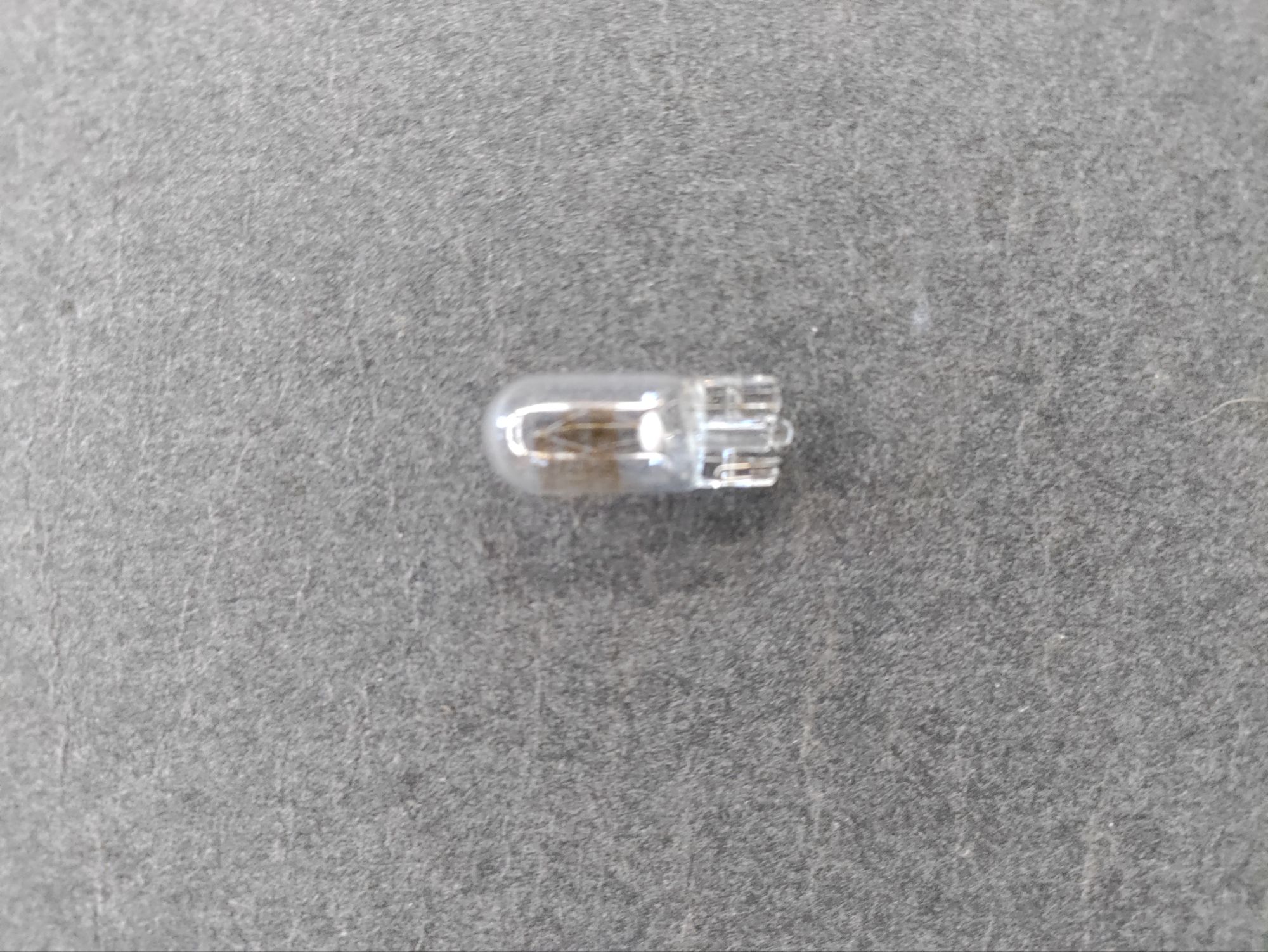 wp-17688300030373637939907016227331.jpg Pære til instrumentbelysning 3W volvo S60 V70 S80 XC90 - Billede 1