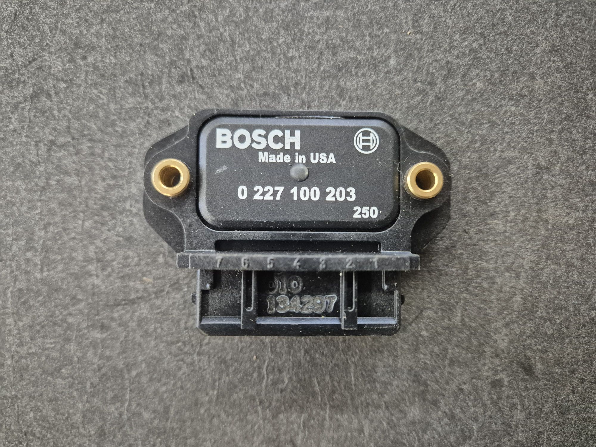 wp-1769689262709148116811999604400.jpg Tændingsmodul 3501922, Volvo 200/300/700, OE Bosch - Billede 1