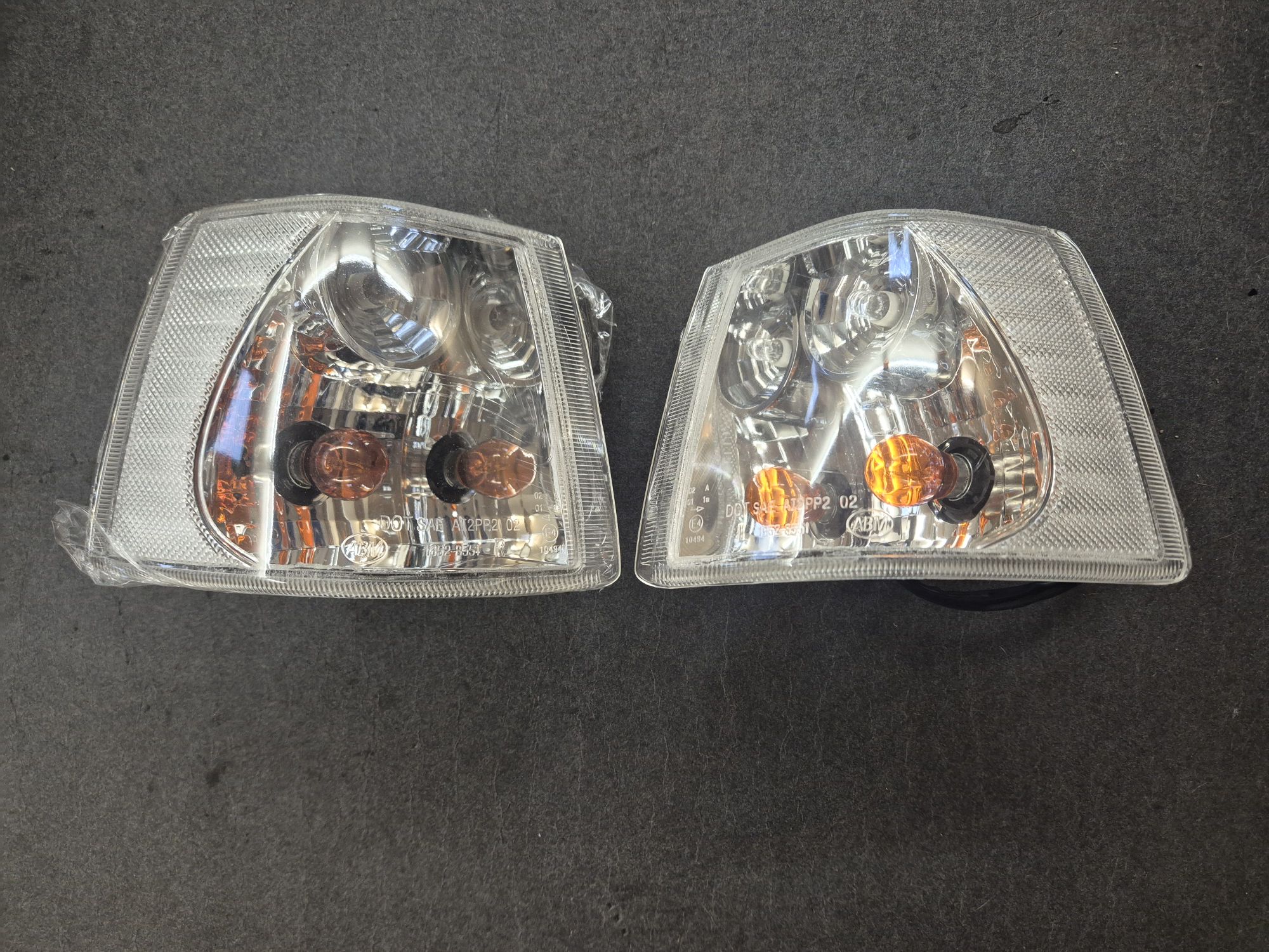 wp-17702140319983006787303987658151.jpg sideblink vsa forlygte, klart glas, orange pære, sæt med 2 stk til venstre og højre side, volvo 850 LAV, SÆTPRIS - Billede 1